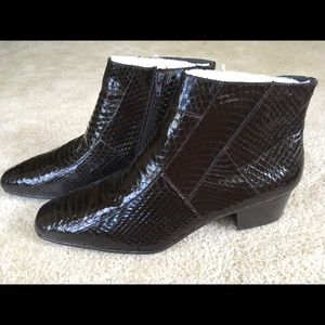 Giorgio Brutini brown snakeskin ankle boots.